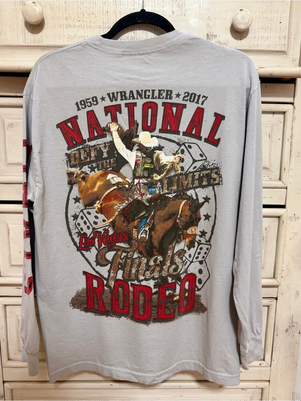 Wrangler Light Gray Long Sleeve 2017 National Finals Rodeo Graphic Tee